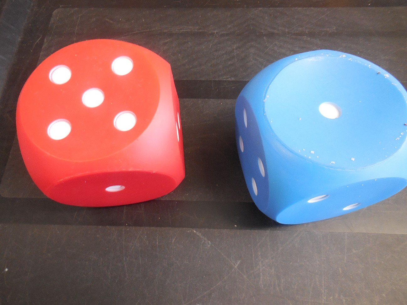 2 zachte puntdobbelstenen