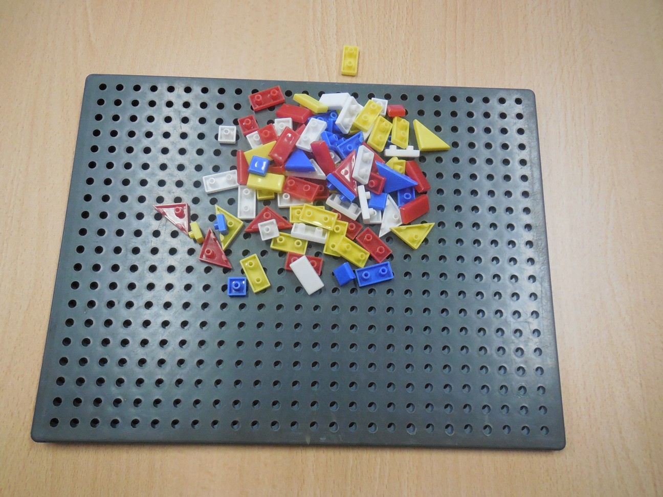 Insteekbord met figuren