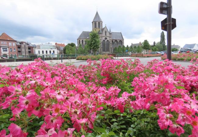 Pamelekerk en bloemen