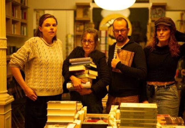 Tania Van der Sanden, Steven Beersmans, Ellis Meeusen & Idalie Samad - Vitrine © Sander Salden