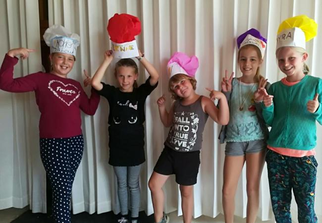 Tea, scones en cookies © Heyo Vakantiekampen