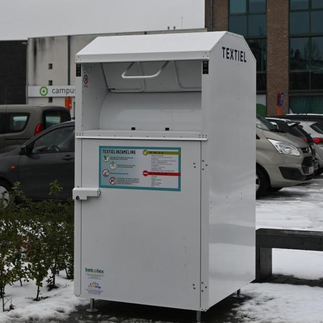 Nieuwe textielcontainer aan Sint-Jozefsplein