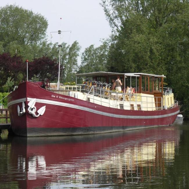 Boat- & Breakfast "De 4 Vaargetijden"