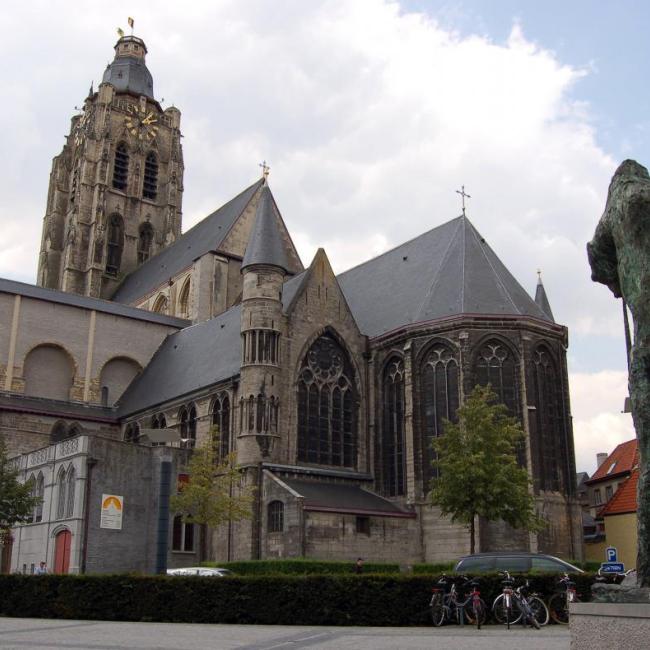 La collégiale Sainte-Walburge